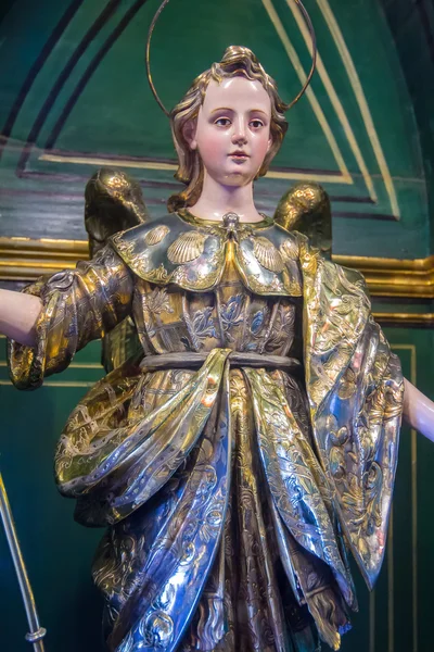 Keramická socha mladého anděla — Stock fotografie