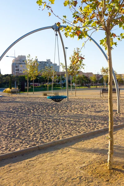 Parque con swing enorme para jugar — Foto de Stock