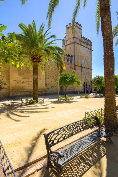Duvarlar ve bahçeleri Alcazar de Cordoba, İspanya — Stok fotoğraf