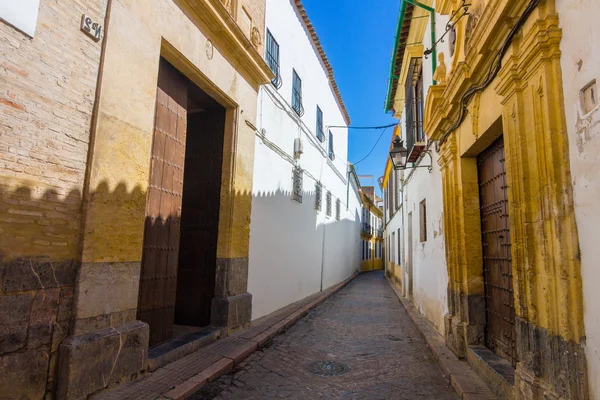 Typisk nice ren stadens gator Cordoba, Spanien — Stockfoto