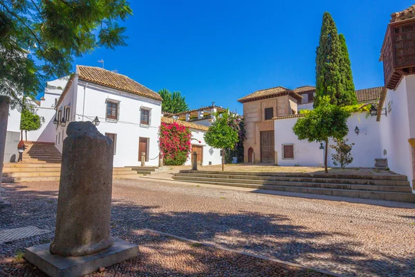 Tipiche strade cittadine pulite Cordoba, Spagna — Foto Stock