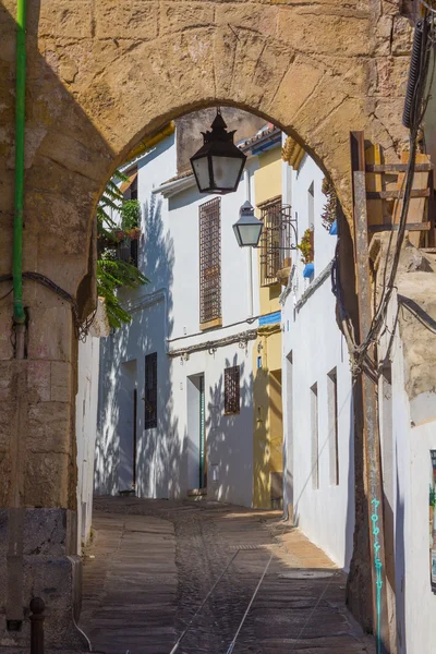 Archi nelle strade della città di Cordova, Spagna — Foto Stock