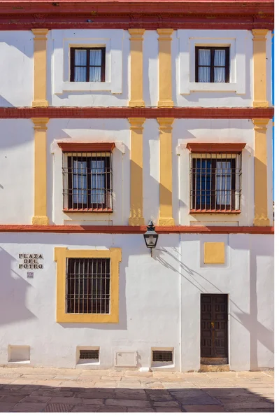 Casas caiadas típicas ao longo das ruas da cidade de Cord — Fotografia de Stock