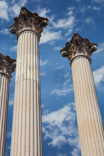 Римськими колонами другого століття до нашої ери в Кордові, Sp — стокове фото
