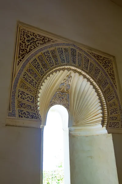 Details of decorated doors of Arab style in the famous Palace of — Stock Photo, Image