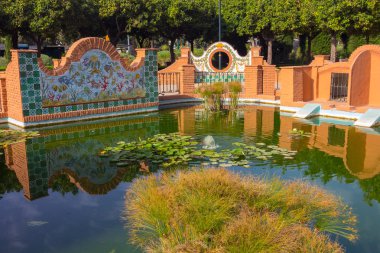 Endülüs tarzı güzel gölet Park, Malaga, İspanya