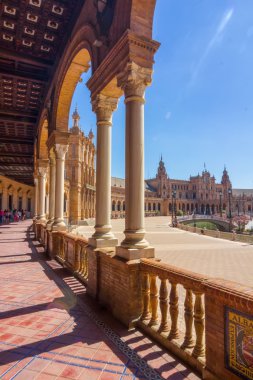 sütunları kemerler ünlü Plaza İspanya'nın Seville, İspanya yakınındaki