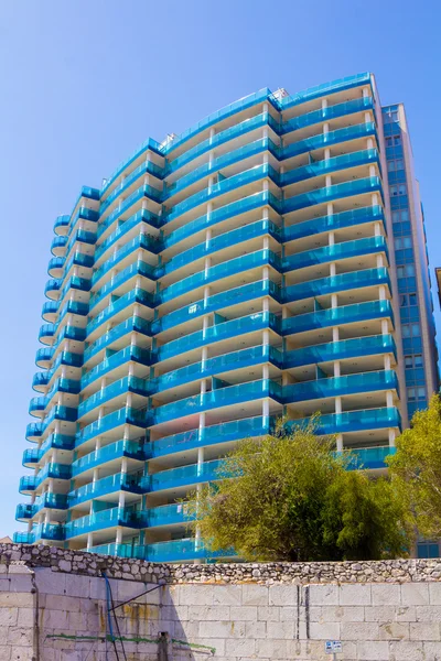 Bâtiment moderne en verre bleu — Photo