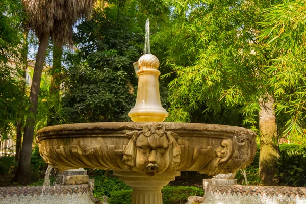 Beautiful ornamental fountain highly decorated in the Park of Ma — Stock Photo, Image