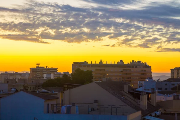 Häuser im wunderschönen Morgengrauen in der Stadt jerez de la frontera cadi — Stockfoto
