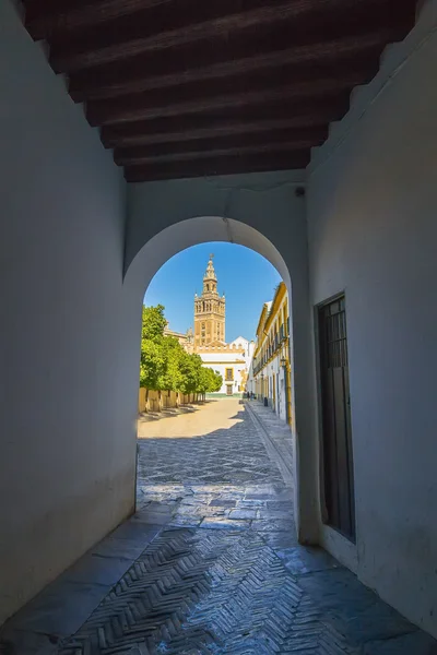 Arcades to the heat of the day in ciudd Seville, Spain — Stock Photo, Image