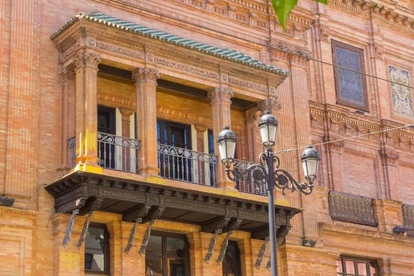 Mooie straten vol met typische kleur van de Andalusische stad o — Stockfoto