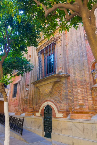 Sevilla, İspanya kurtarıcı Kilisesi avlusunda — Stok fotoğraf