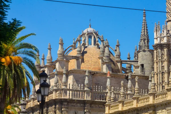 Details of the facade of the cathedral of Santa Maria La Giralda — Stock Photo, Image