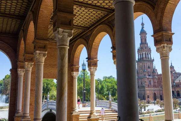 Sütunları kemerler ünlü Plaza İspanya'nın Seville, İspanya yakınındaki — Stok fotoğraf