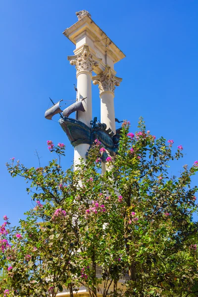 Monument in Catalina Rivera Gardens in the city of Seville, Spai — Stock Photo, Image