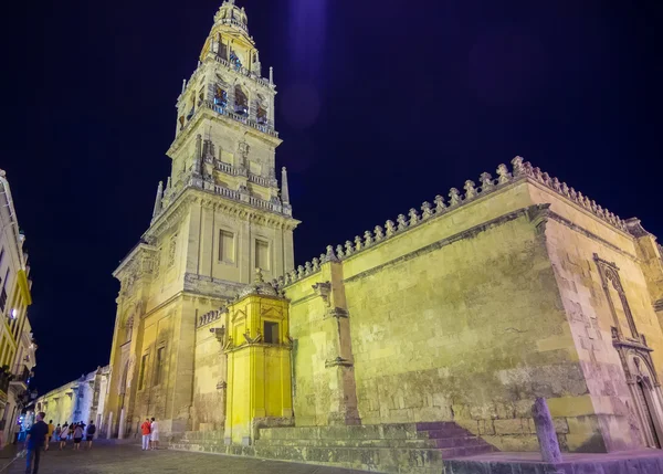 Klockstapel av den berömda moskén i Cordoba, Spanien — Stockfoto