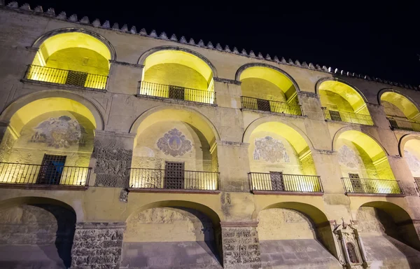 Cordoba, Spa büyük Camii güzel teraslarından ile yan — Stok fotoğraf