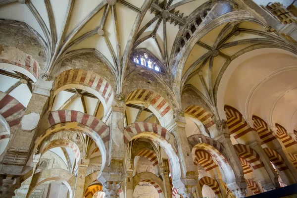 Prachtige architectuur Arabische moskee van Cordoba, Spanje — Stockfoto
