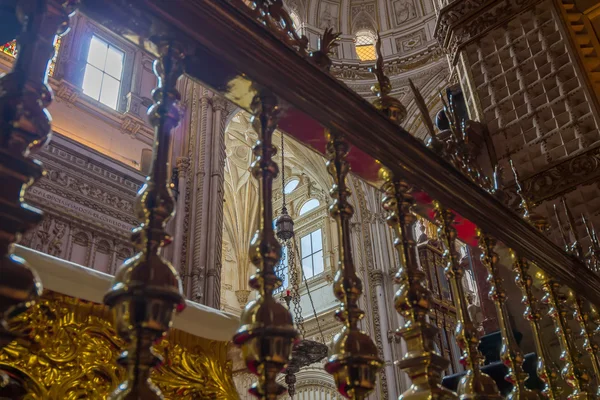 Cristãos detalhes agradáveis na catedral dentro da Mesquita de Co — Fotografia de Stock