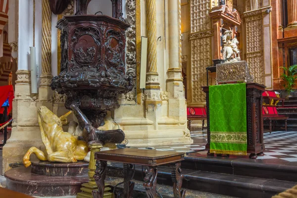 Christen schöne Details in der Kathedrale in der Moschee von co — Stockfoto