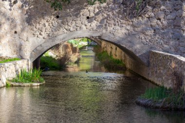 Llane şehir içinde tipik güzel ve renkli binalar