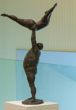 Yaşlı bir çiftin dans soyut heykel