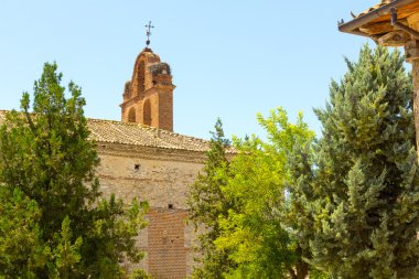 Valladolid, Ispanya 'da leylek yuvalarına sahip eski kilise