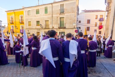 Cuenca, İspanya 2 Nisan 2015: geçit töreni hazırlıkları 