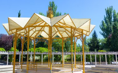 Valladolid, İspanya'nın bir parkta modern konut