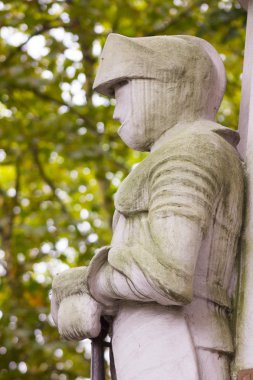 Beyaz taş, Aviles, İspanya knights heykeli