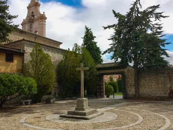 Sculpture d'une croix de pierre — Photo