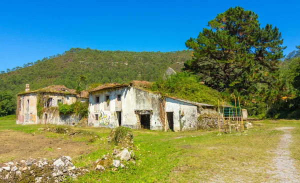 Opuszczone wioski (San Antolin Bedon) Hiszpania — Zdjęcie stockowe