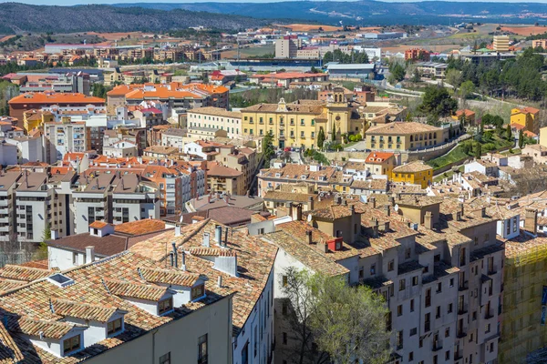 クエンカ、スペインの記念碑的な都市の空撮 — ストック写真