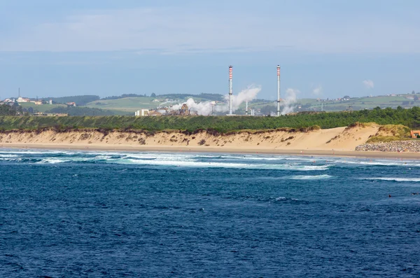 Industriegebiet am Meer — Stockfoto