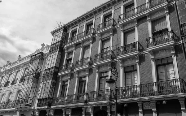 Typical beautiful and colorful buildings in the city of Llane — Stock Photo, Image