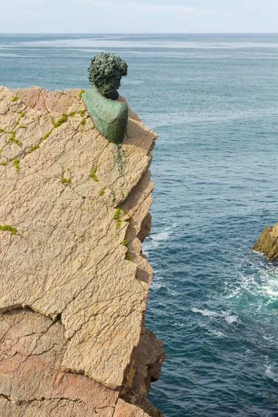 Philippe cousteau büste seaside anker museum, asturien, spanien — Stockfoto