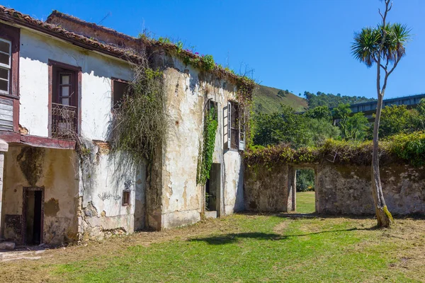 Verlassenes Dorf (san antolin bedon) spanien — Stockfoto