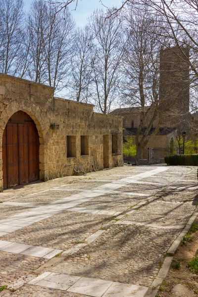 Arquitectura del antiguo pueblo de Brihuega, Guadalajara, España —  Fotos de Stock