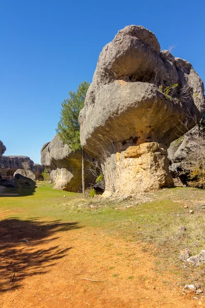 Rotsen met grillige vormen in de betoverende stad van Cuena, Spanje — Stockfoto