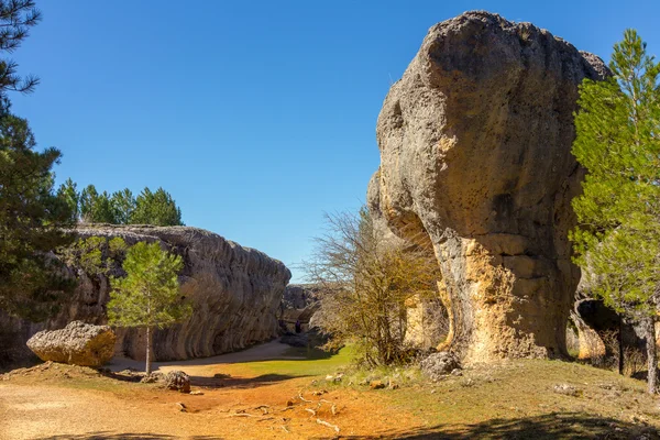 Rocas con formas caprichosas en la ciudad encantada de Cuena, España — Foto de Stock