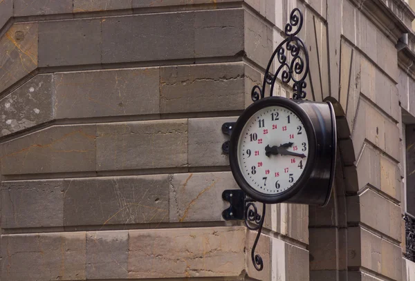 Big clock on a facade — Stock Photo, Image