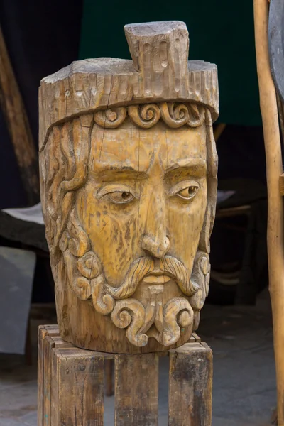 Escultura romana de uma cabeça feita de madeira — Fotografia de Stock