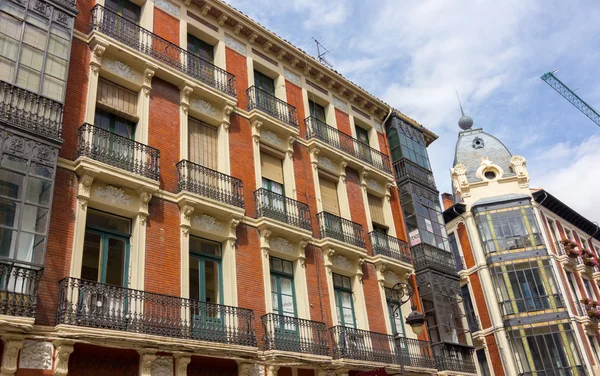 Edifício antigo na cidade de Leon, na Espanha — Fotografia de Stock