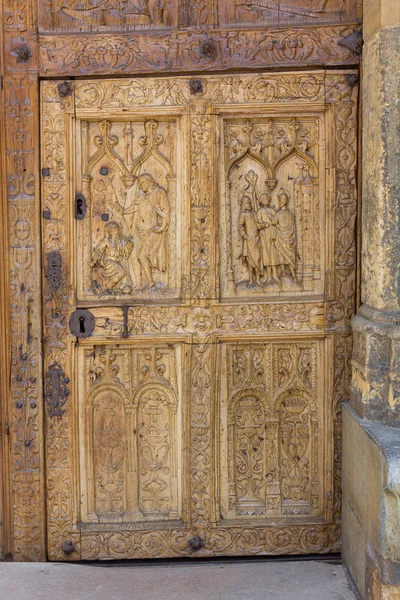 Detail of old wooden door carved — Stock Photo, Image
