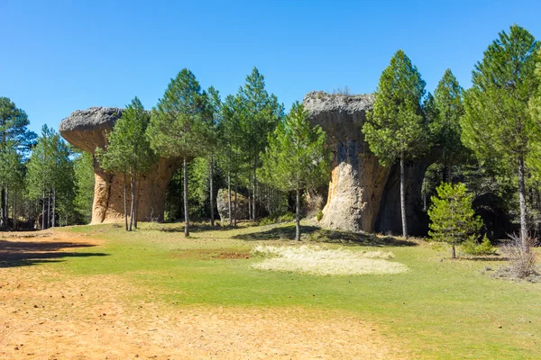 Rotsen met grillige vormen in de betoverende stad van Cuena, Spanje — Stockfoto