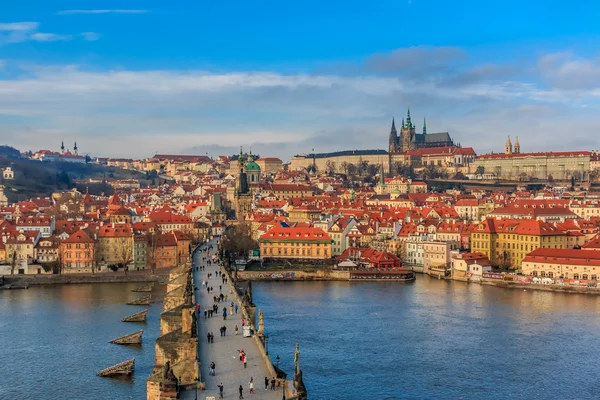 Pohled na Pražský hrad z Karlova mostu — Stock fotografie