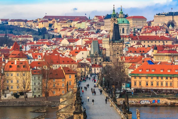 Vista para o Castelo de Praga a partir da Ponte Charles — Fotografia de Stock
