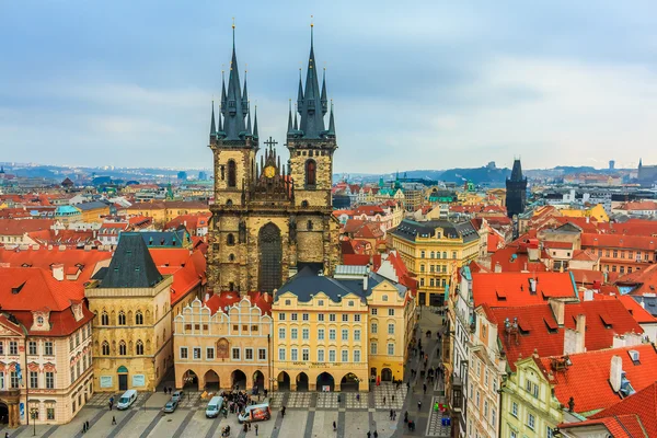 Traditionele rode daken van Praag — Stockfoto