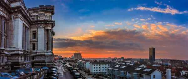 Paisaje urbano de Bruselas al atardecer —  Fotos de Stock